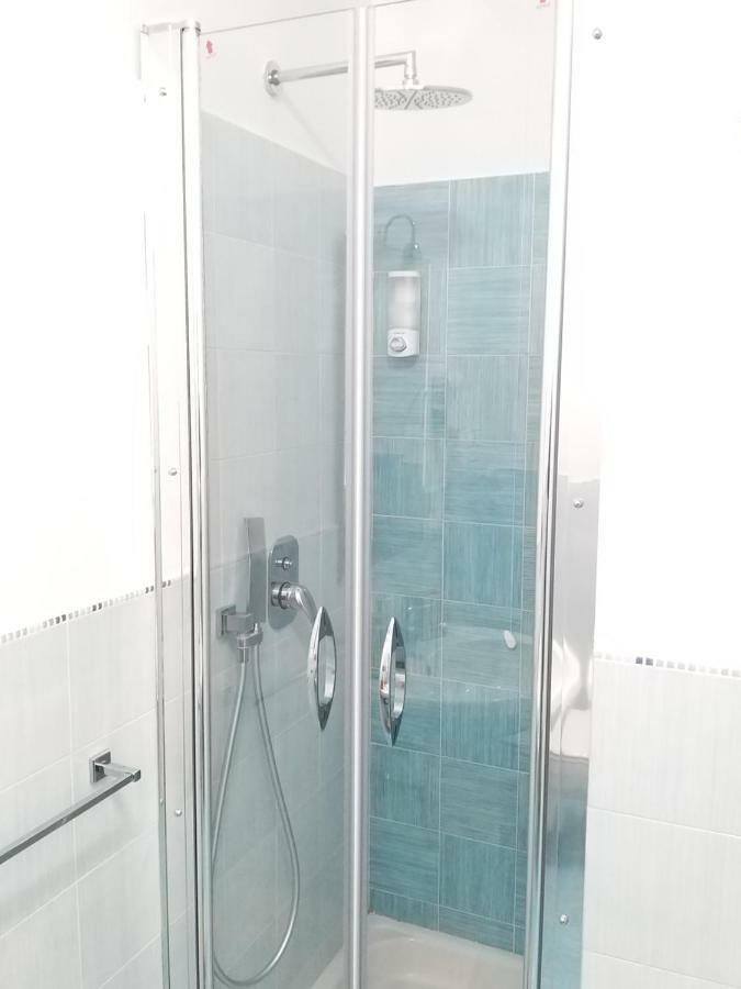 Vomerooms Naples